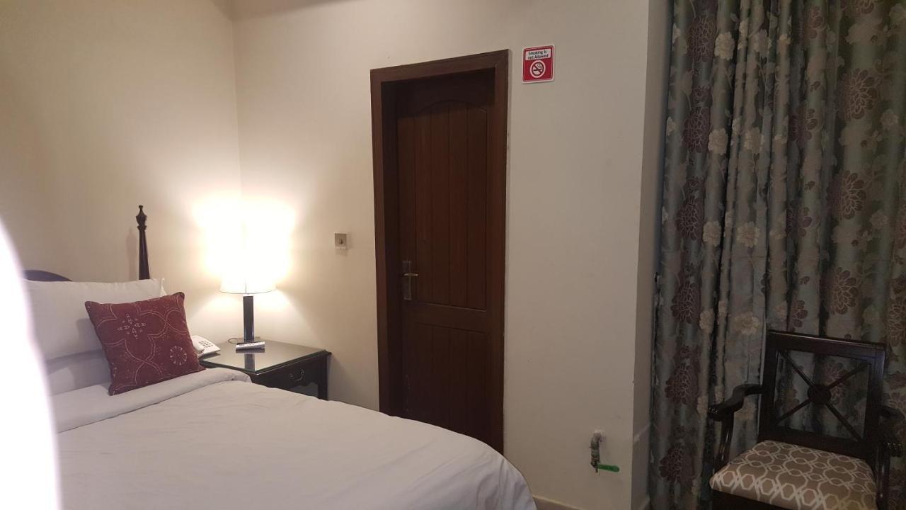 Zaib Guest House E-11 اسلام اباد المظهر الخارجي الصورة